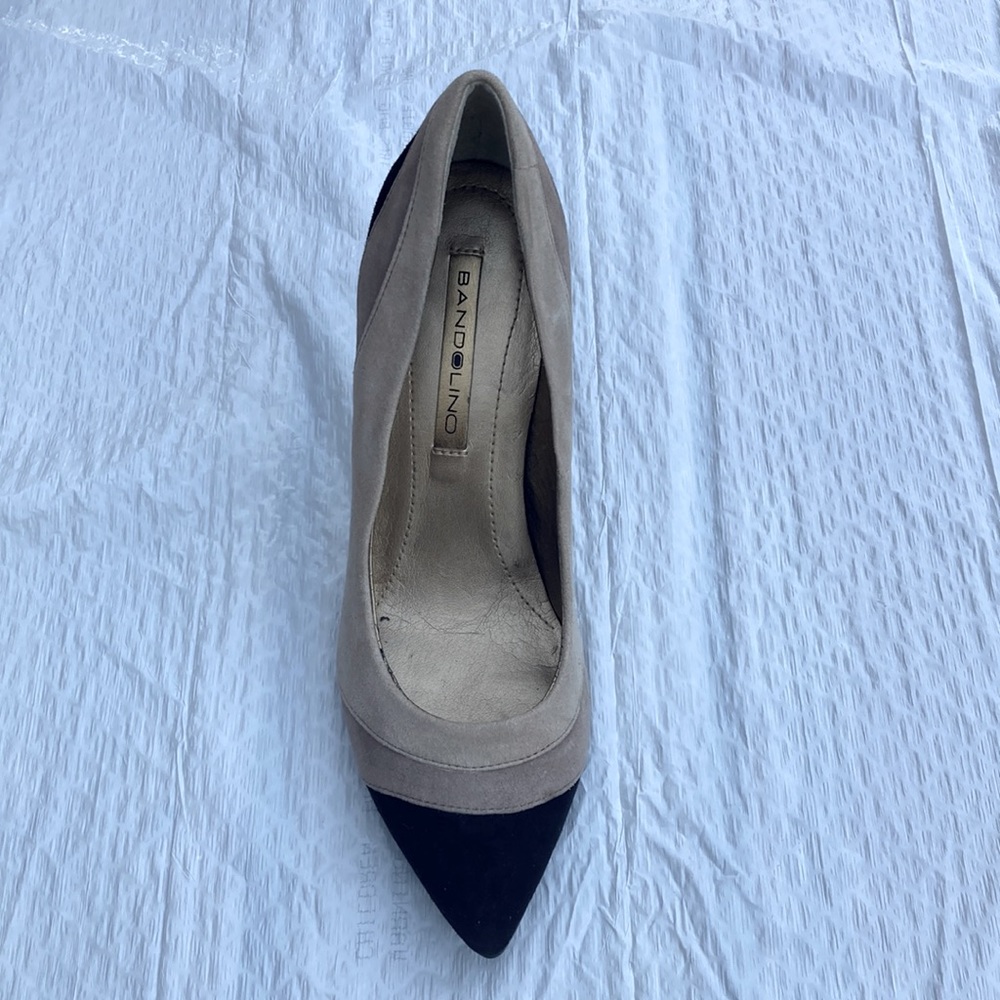 Gorgeous Bandolino suede pumps. Black, brown, beige. Size 6.